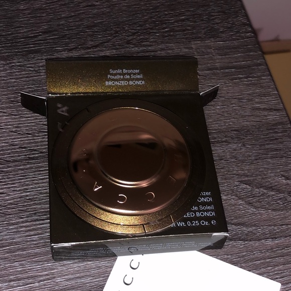 NIB New BECCA Bronzed Bondi Sunlit Sun-Kissed Bronzer for a Sun-Kissed Glow - Picture 7 of 13